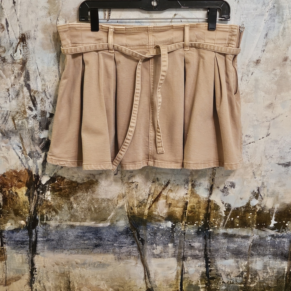 American Eagle Outfitters Stretch Low-rise Pleated Mini Skort Camel/Scone Sz 10